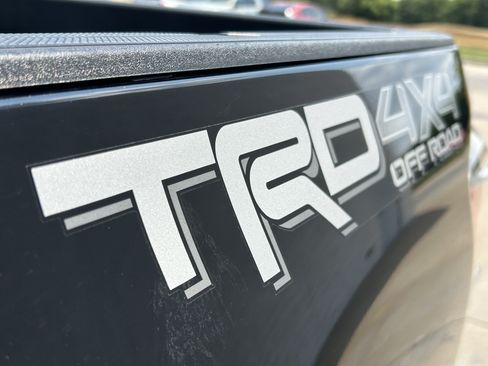 Used 2020 Toyota Tacoma TRD Off-Road AWD/4WD image 10