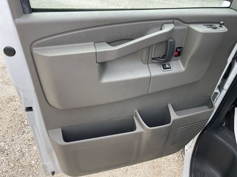 Used 2022 Chevrolet Express 2500 LS w/ Driver Convenience Package RWD image 3