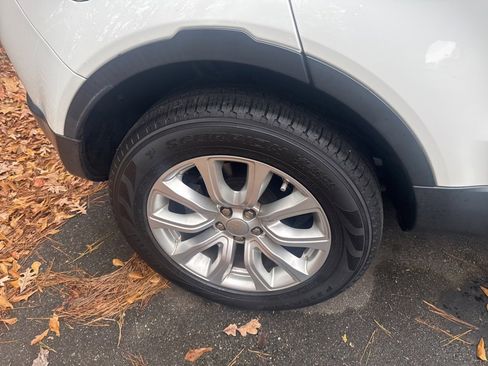 Used 2019 Land Rover Range Rover Evoque SE image 5