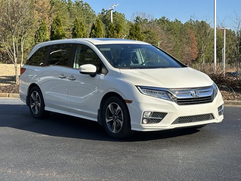 Used 2018 Honda Odyssey Touring image 2