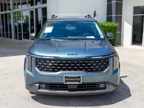 Certified 2025 Kia Carnival SX Prestige FWD image 2