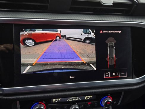 Used 2023 Audi Q3 2.0T Premium image 17