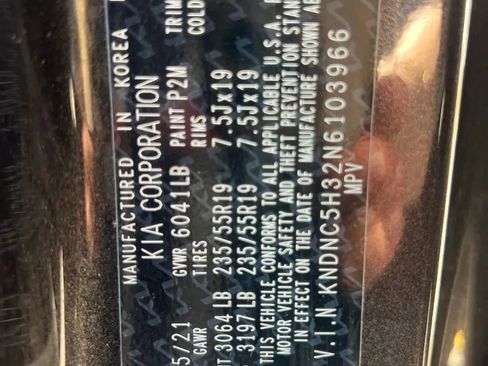 Used 2022 Kia Carnival EX FWD image 33