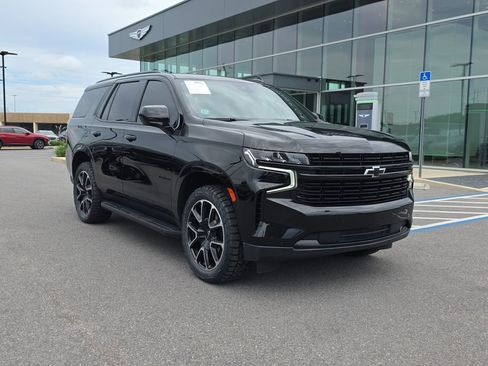 Used 2023 Chevrolet Tahoe RST RWD image 2