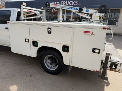 Used 2019 GMC Sierra 3500 4x4 Crew Cab w/ Sierra Convenience Package image 23