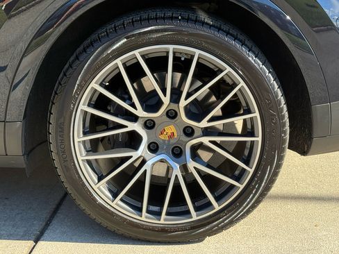 Used 2020 Porsche Cayenne E-Hybrid image 59