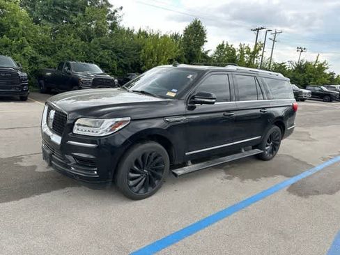 Used 2020 Lincoln Navigator L Reserve w/ Equipment Group 208A Reserve AWD/4WD image 16