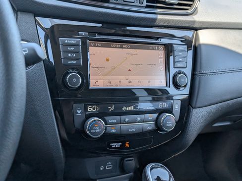 Used 2019 Nissan Rogue SL w/ Premium Package AWD/4WD image 18