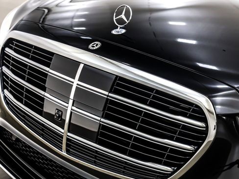 New 2025 Mercedes-Benz S 580 4MATIC Sedan image 13