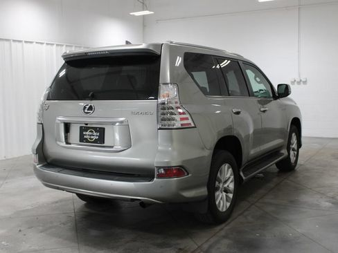 Used 2022 Lexus GX 460 Premium w/ Premium Package AWD/4WD image 9