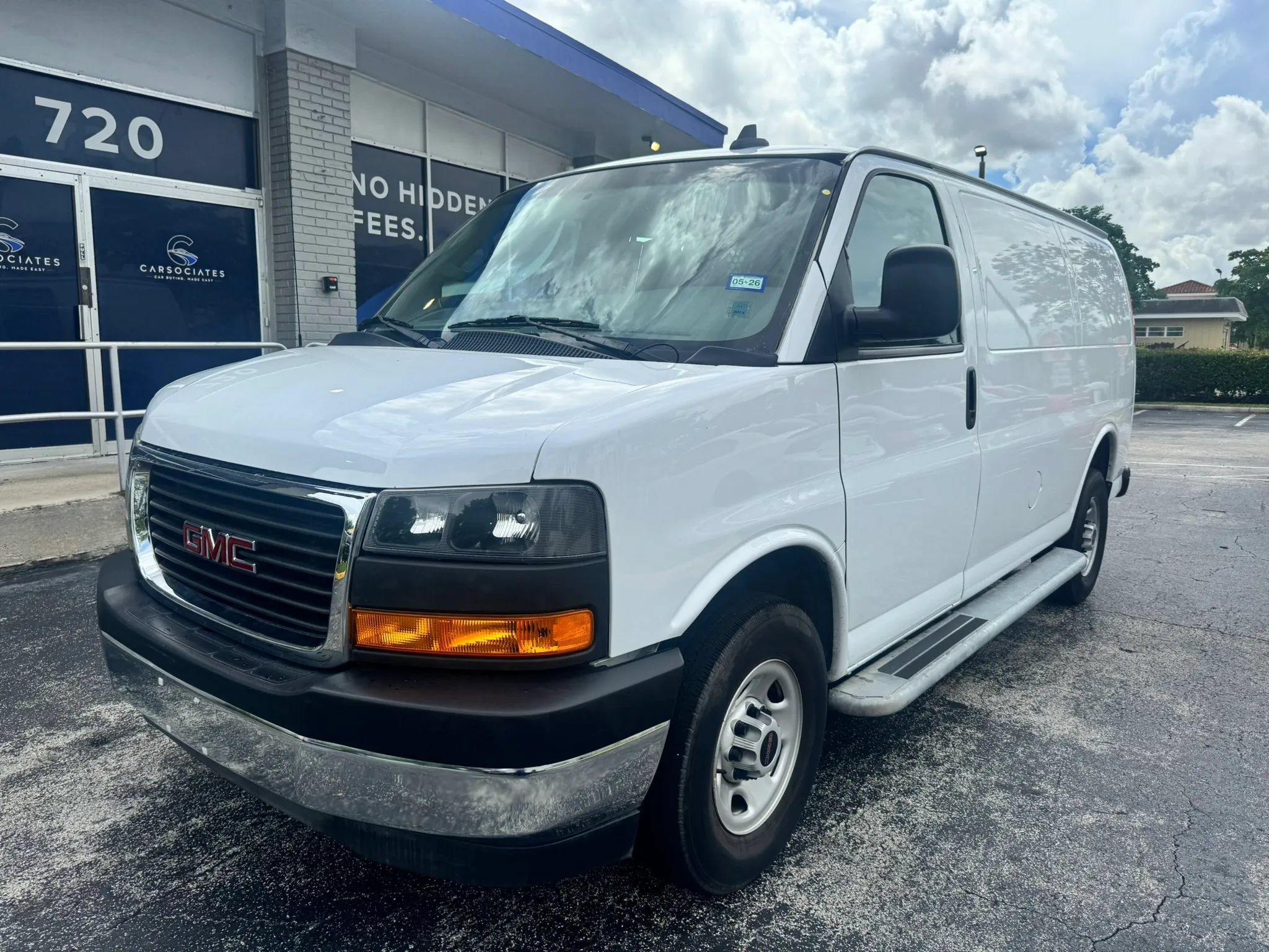 Used 2022 GMC Savana 2500 w/ Driver Convenience Package RWD image 1