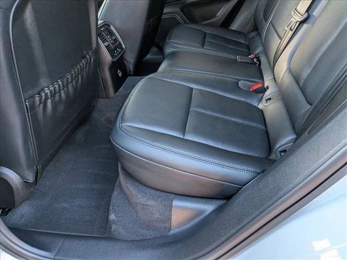 Used 2025 Porsche Macan image 17