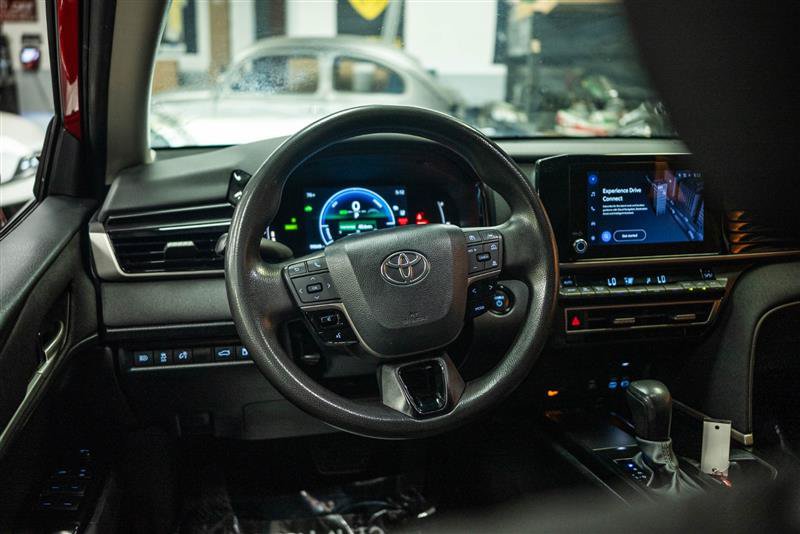 Used 2025 Toyota Camry LE FWD image 15