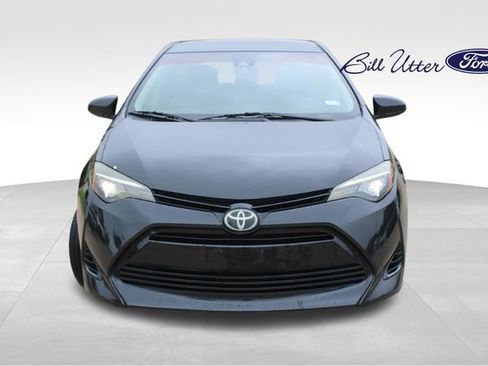 Used 2017 Toyota Corolla L FWD image 2