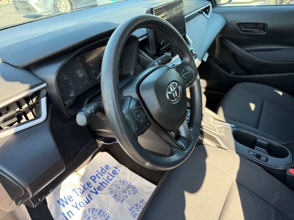 Used 2025 Toyota Corolla LE w/ LE Premium Package FWD image 28
