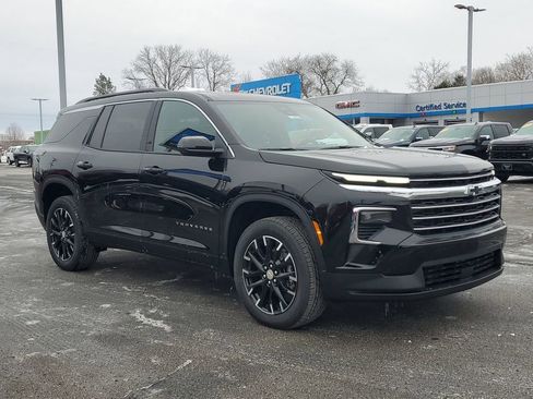 New 2026 Chevrolet Traverse LT w/ Sun and Wheel Package image 2