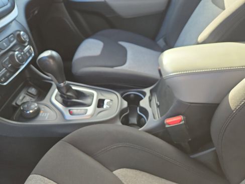 Used 2014 Jeep Cherokee Latitude image 21