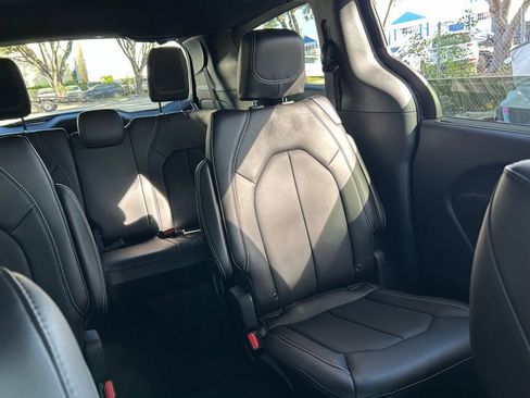 New 2026 Chrysler Pacifica Select w/ S Appearance Package image 15