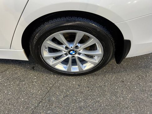 Used 2017 BMW 320i Sedan image 10