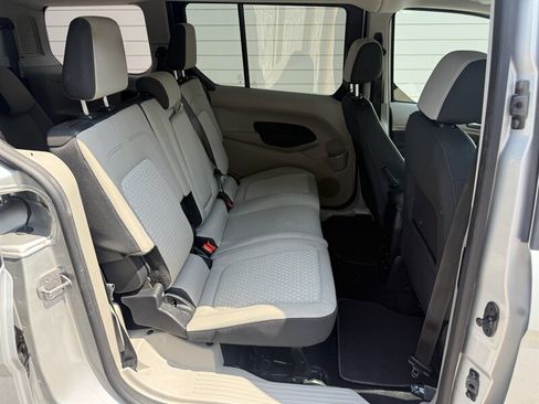 Used 2022 Ford Transit Connect XLT FWD image 4