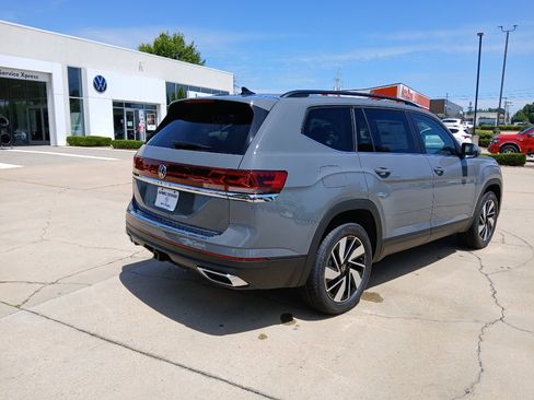 New 2026 Volkswagen Atlas SE FWD image 6