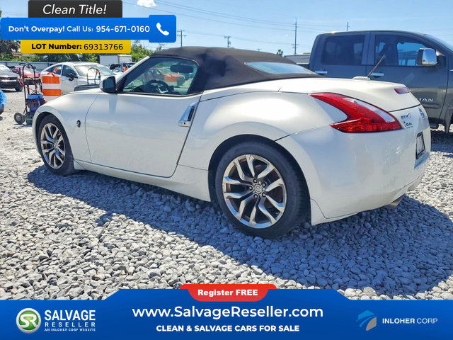 Used 2014 Nissan 370Z Touring w/ Navigation Package RWD image 3