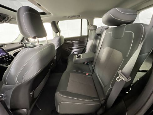 Used 2023 Jeep Grand Cherokee Laredo w/ Luxury Tech Group I image 24