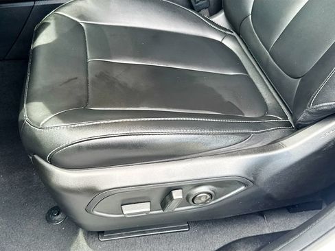 Used 2024 Jeep Grand Cherokee L Limited w/ Black Appearance Package RWD image 21
