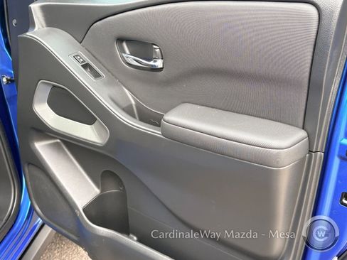 Used 2024 Nissan Frontier SV w/ SV Convenience Package image 29