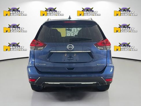 Used 2018 Nissan Rogue SV image 5
