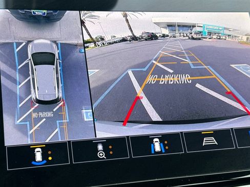 Used 2022 Chevrolet Bolt EUV Premier w/ Super Cruise Package image 20