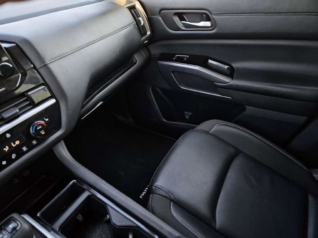 Certified 2024 Nissan Pathfinder SL FWD image 29