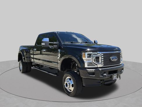 Used 2022 Ford F350 Platinum AWD/4WD image 8