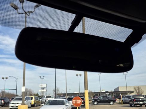 Used 2016 Toyota Tacoma Limited w/ Towing Package image 21