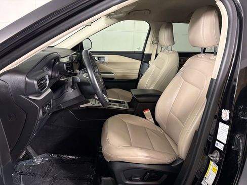 Used 2024 Ford Explorer XLT w/ Equipment Group 202A image 16