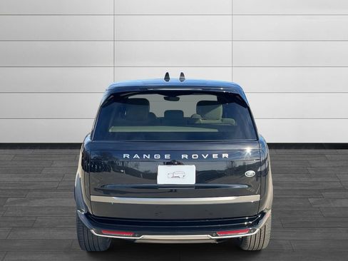 Used 2023 Land Rover Range Rover SE image 4