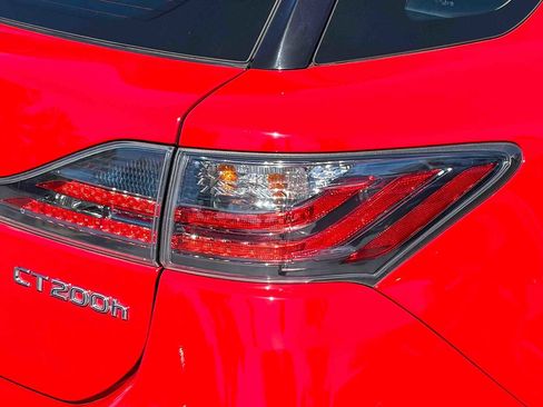 Used 2014 Lexus CT 200h image 8
