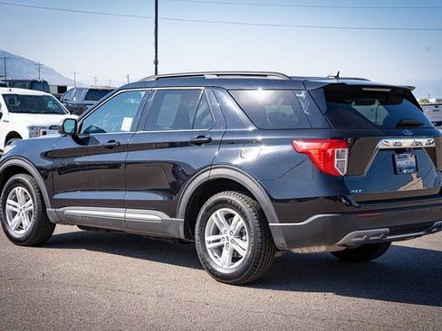 Used 2024 Ford Explorer XLT w/ Equipment Group 202A image 10