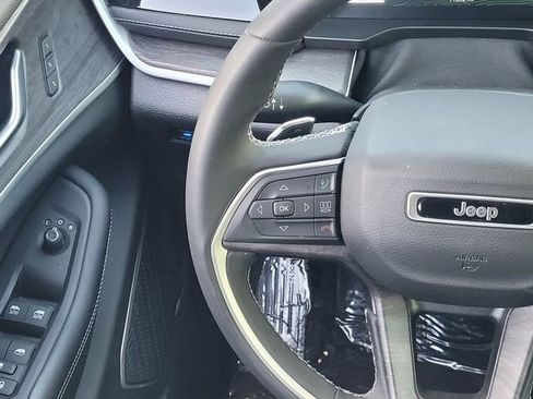 Used 2023 Jeep Grand Cherokee 4WD 4xe image 15