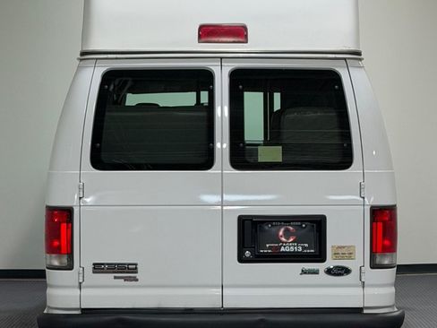 Used 2013 Ford E-350 and Econoline 350 Extended Super Duty RWD image 6