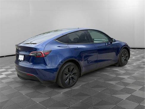 Used 2025 Tesla Model Y Long Range image 5
