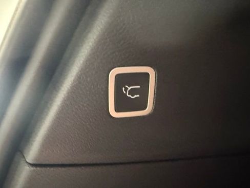 New 2026 Chrysler Voyager LX image 10