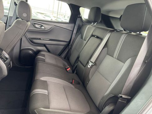 Used 2025 Chevrolet Blazer LT FWD image 27