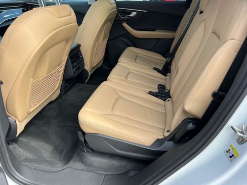 Certified 2025 Audi Q7 3.0T Premium w/ Convenience Package image 21