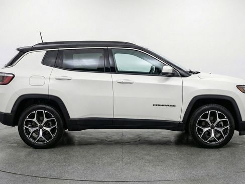 Used 2025 Jeep Compass Limited AWD/4WD image 11