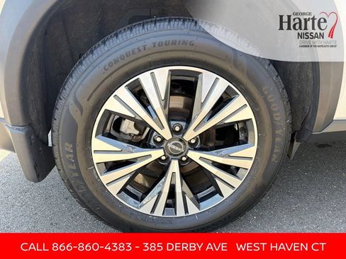 Certified 2023 Nissan Rogue SV w/ SV Premium B Package AWD/4WD image 33