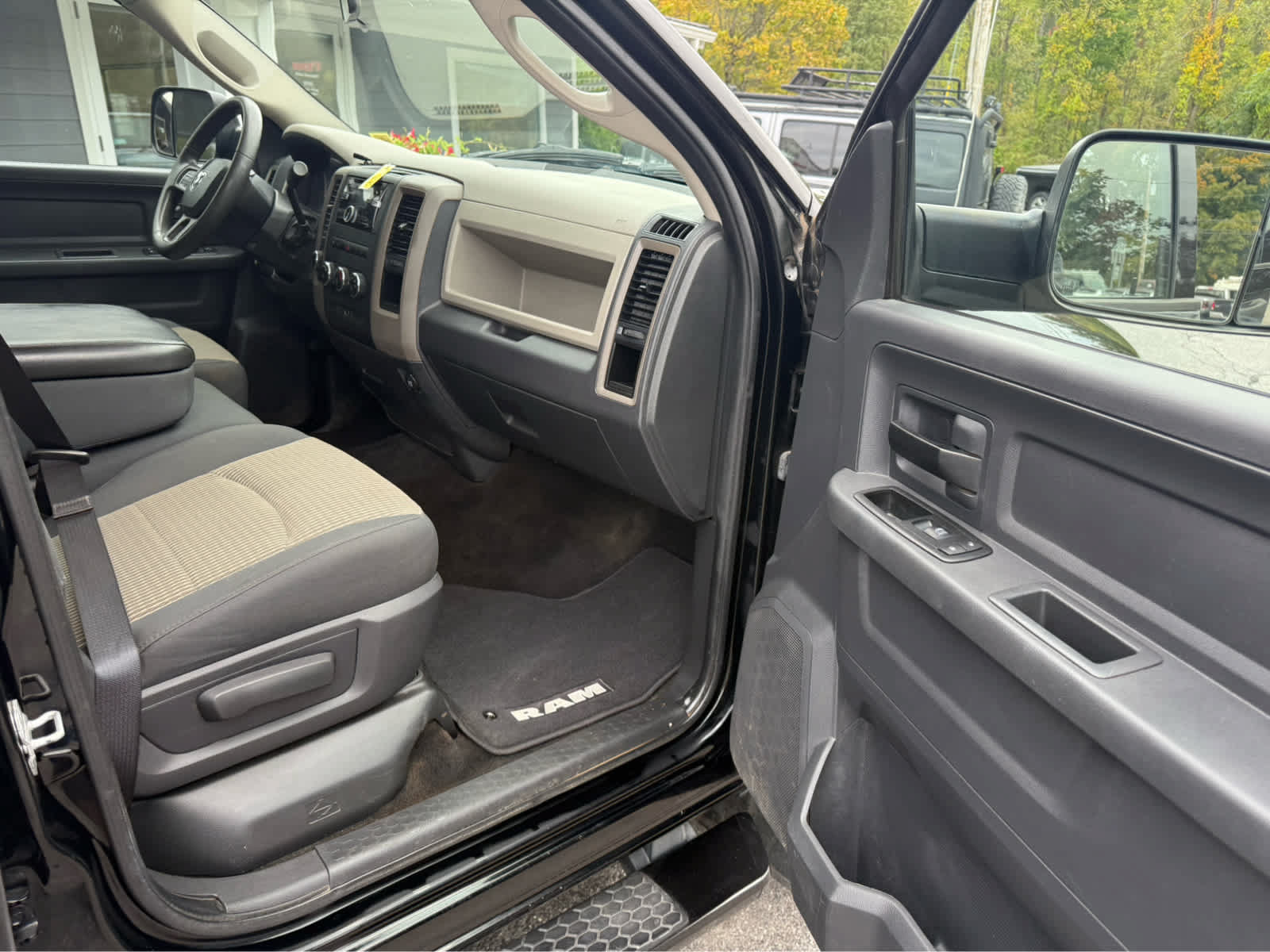 Used 2012 RAM 3500 ST w/ Max Tow Pkg AWD/4WD image 16