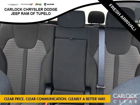 Used 2023 Kia Sorento LX image 28