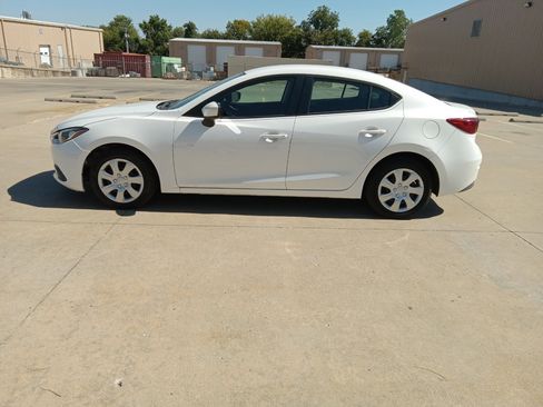 Used 2016 MAZDA MAZDA3 i Sport image 6