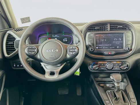 Used 2025 Kia Soul LX w/ LX Technology Package image 18